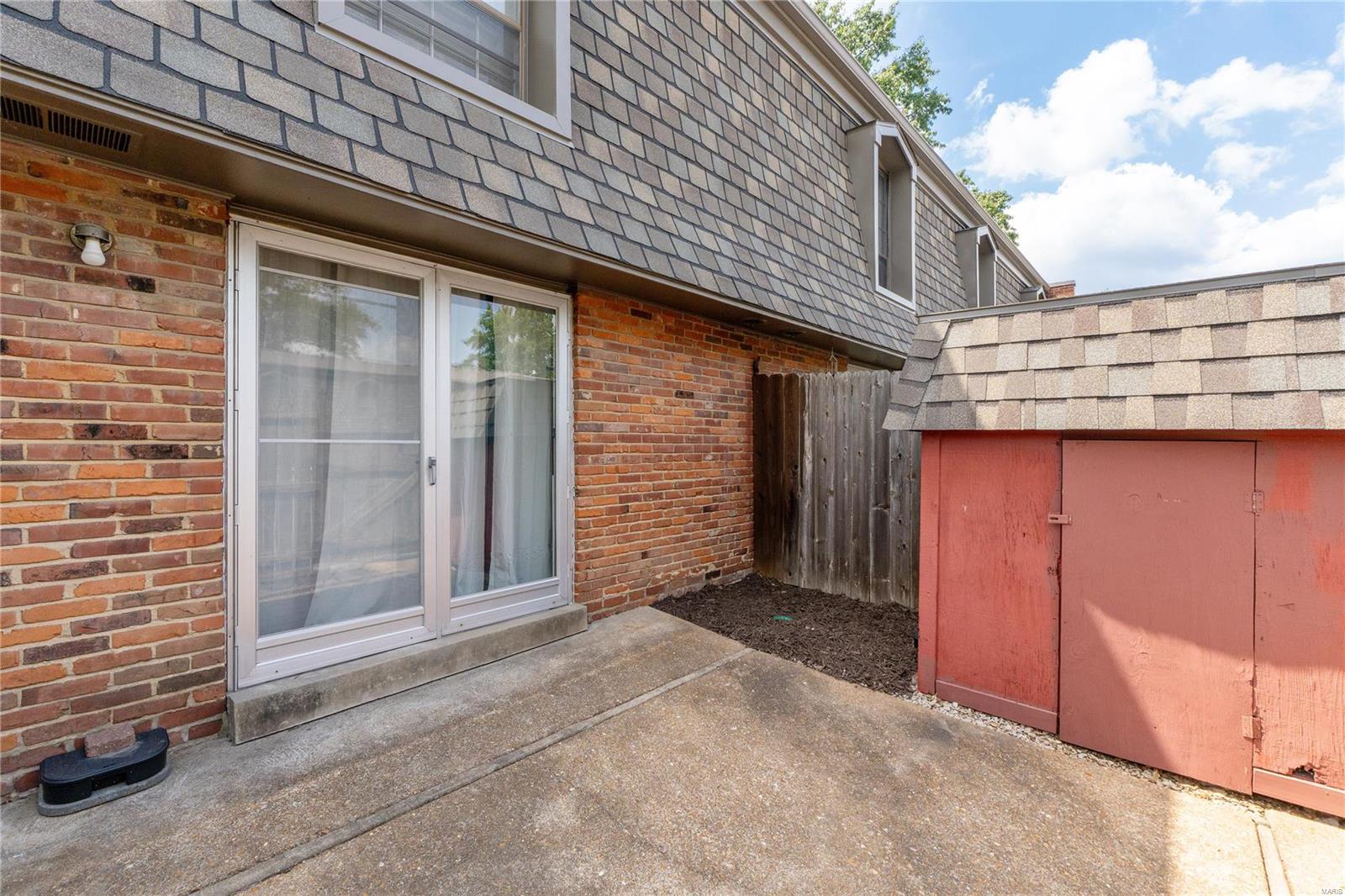 St Louis, Missouri 63125, United States, 2 Bedrooms Bedrooms, ,2 BathroomsBathrooms,Residential,Pending,35384