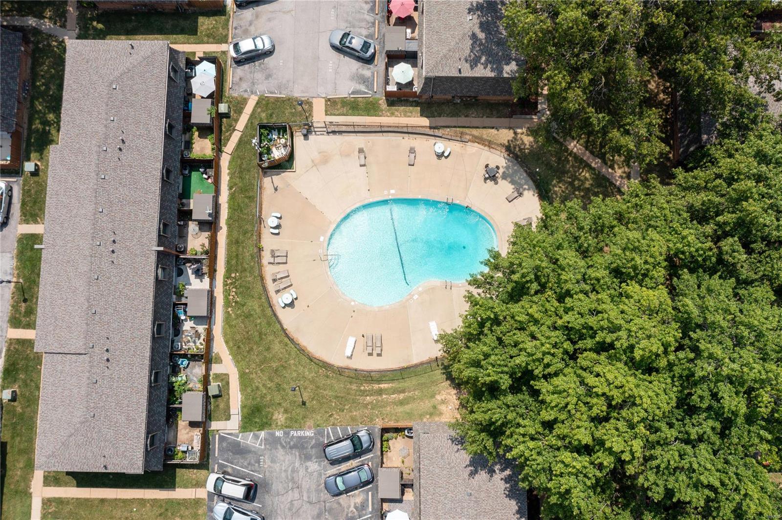 St Louis, Missouri 63125, United States, 2 Bedrooms Bedrooms, ,2 BathroomsBathrooms,Residential,Pending,35384