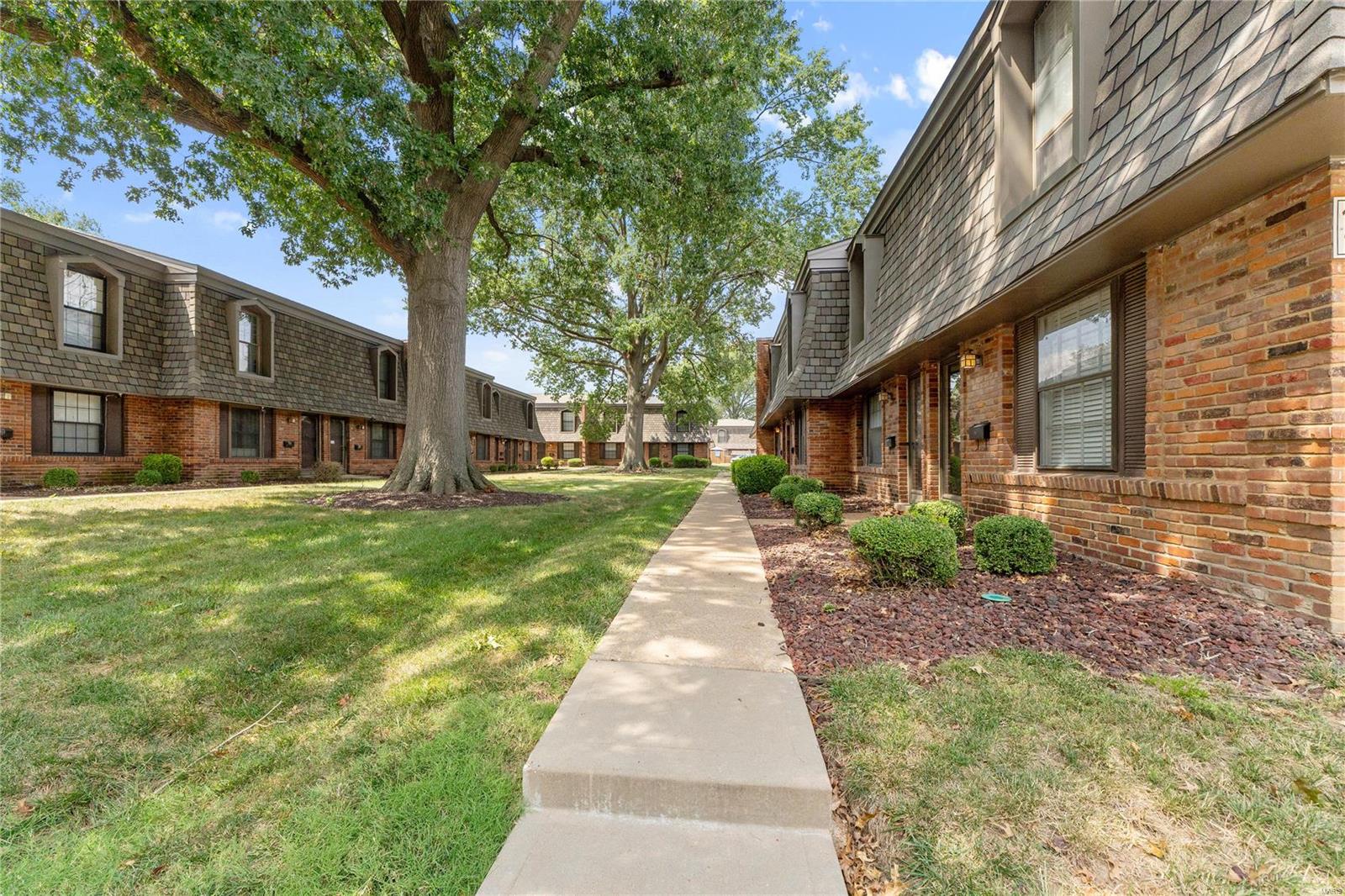 St Louis, Missouri 63125, United States, 2 Bedrooms Bedrooms, ,2 BathroomsBathrooms,Residential,Pending,35384