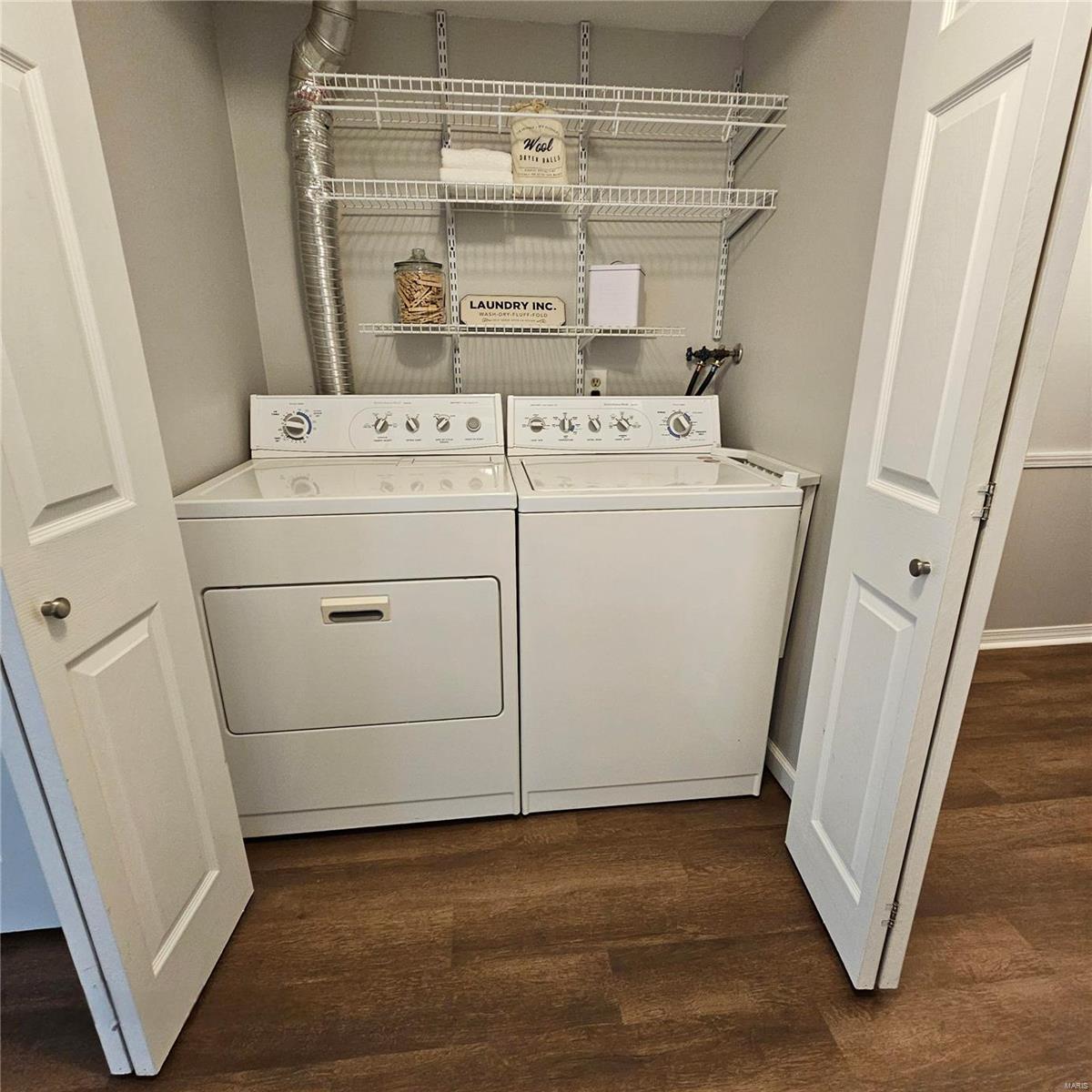 St Louis, Missouri 63125, United States, 2 Bedrooms Bedrooms, ,2 BathroomsBathrooms,Residential,Pending,35384