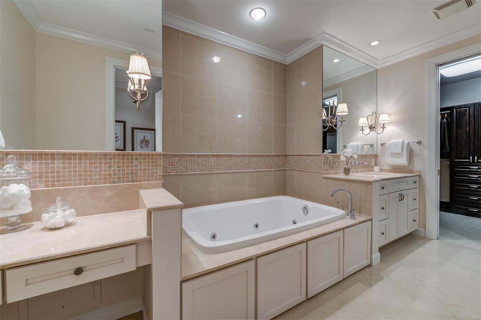 The Crescent Condominium - Residential