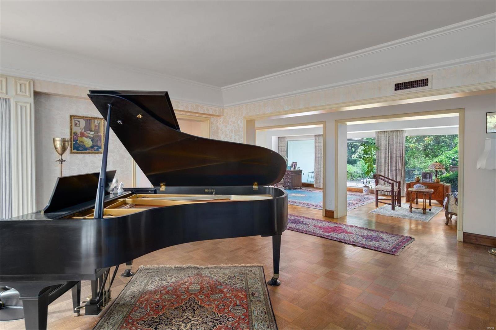 David Finke Estate - Residential