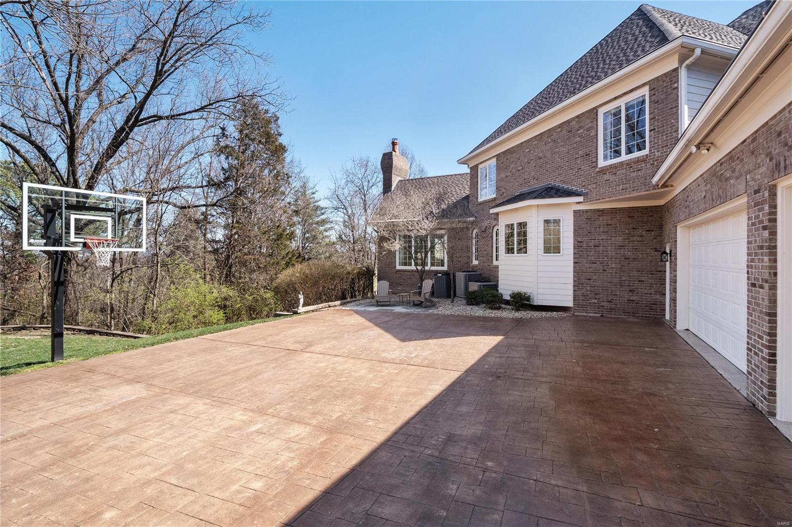 Shepard Oaks - Residential