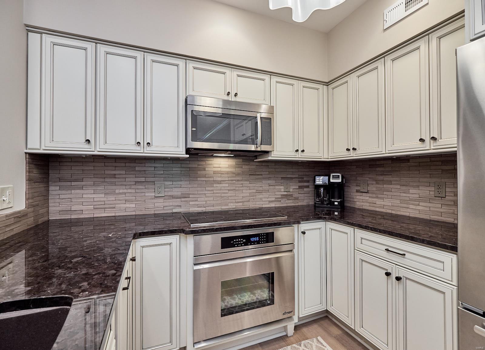 Oaks In Olde Towne Condo - Residential