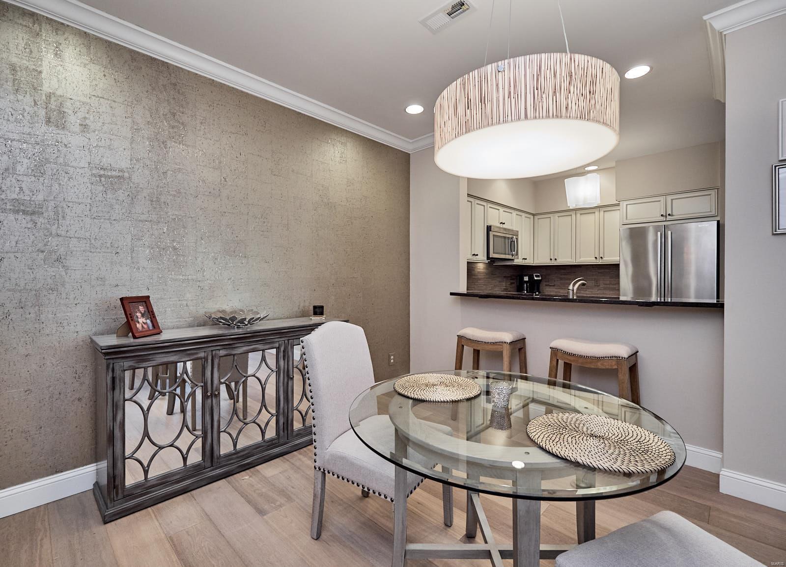 Oaks In Olde Towne Condo - Residential