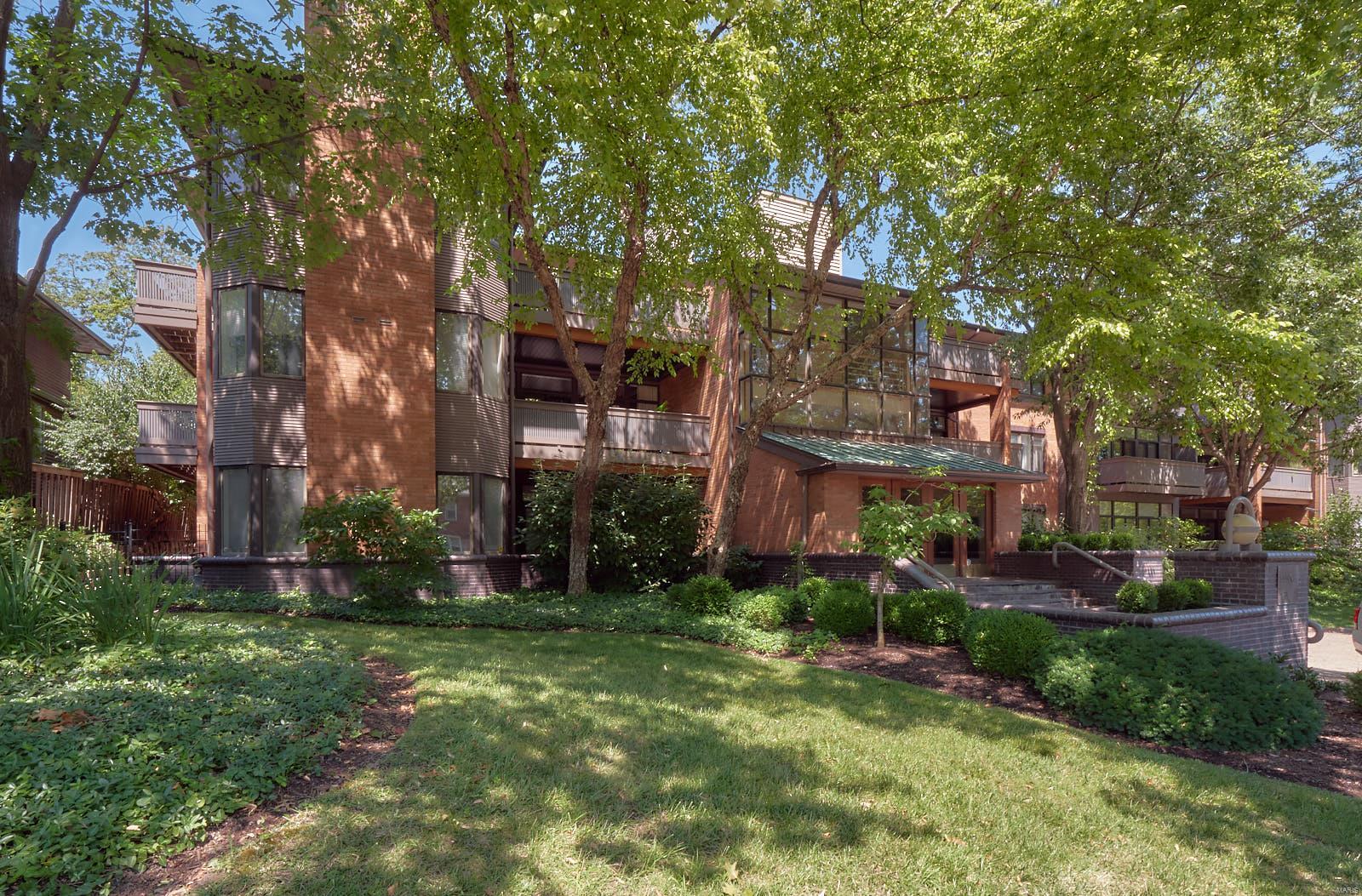 Oaks In Olde Towne Condo - Residential