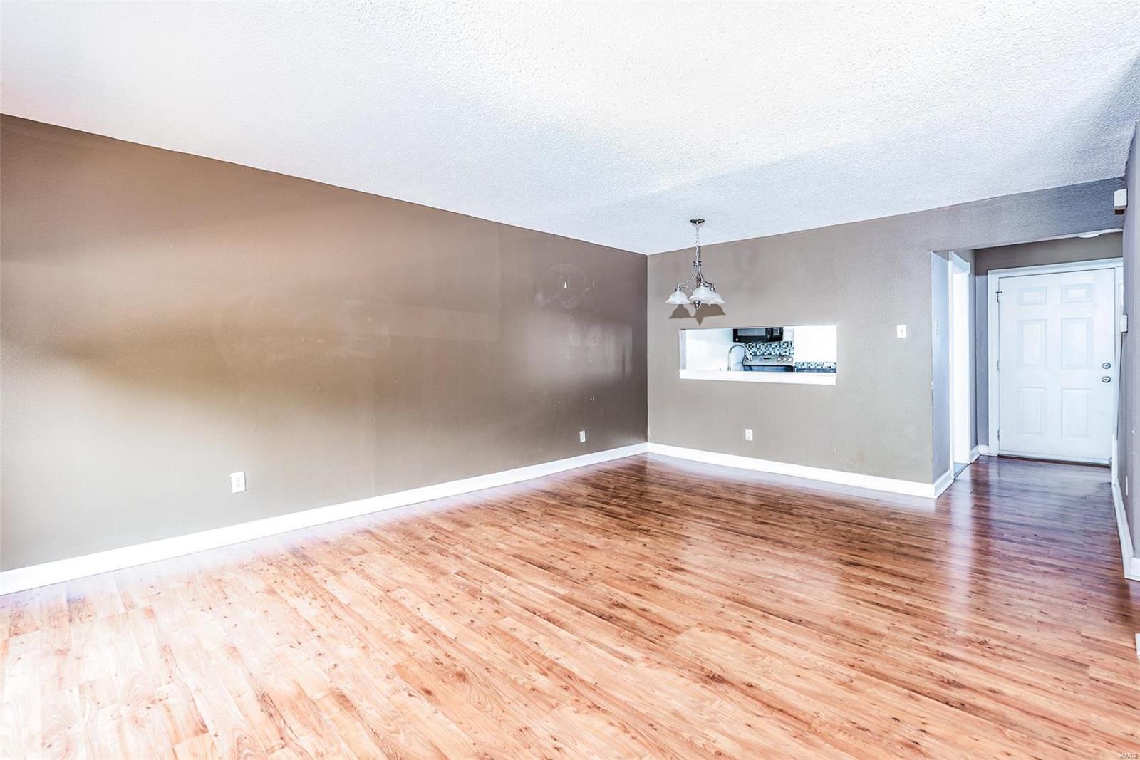 Beau Jardin Twnhms A Condo - Residential