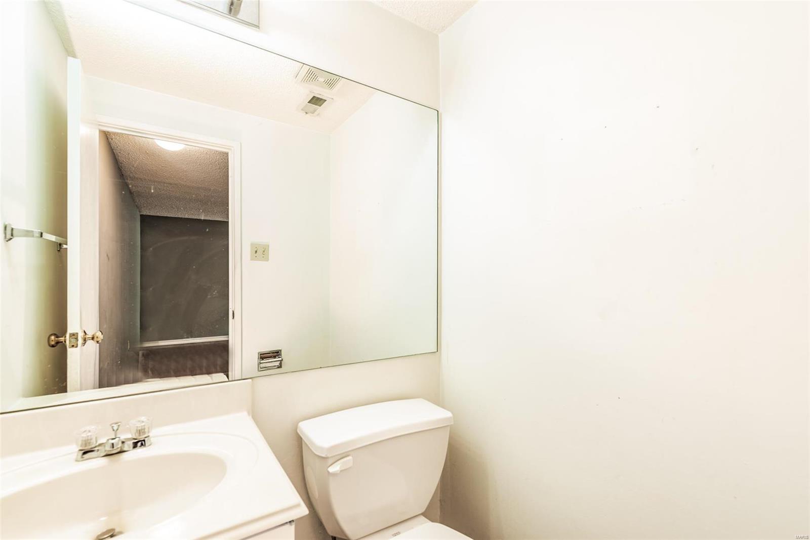 Beau Jardin Twnhms A Condo - Residential