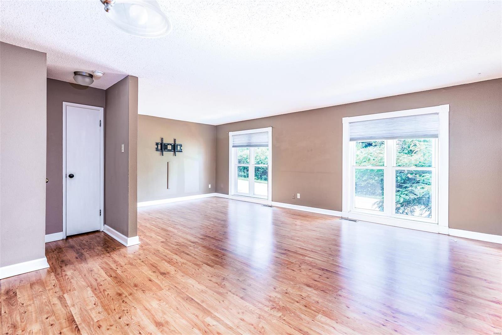 Beau Jardin Twnhms A Condo - Residential