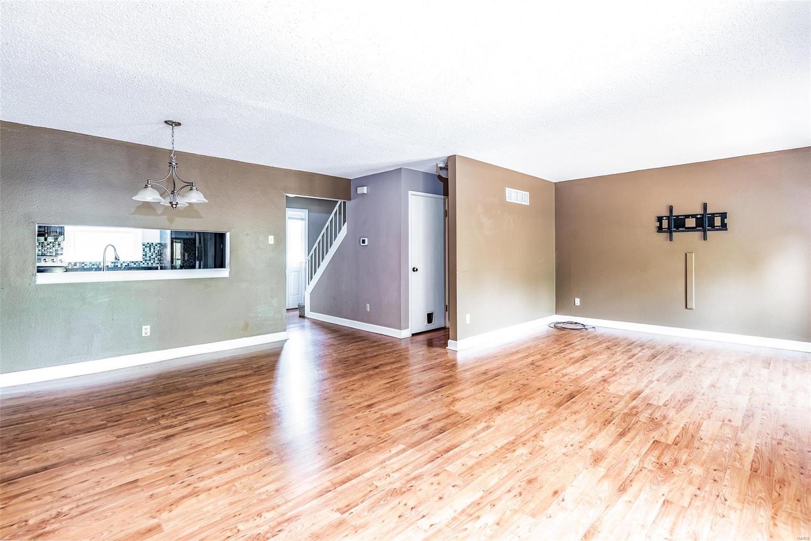 Beau Jardin Twnhms A Condo - Residential