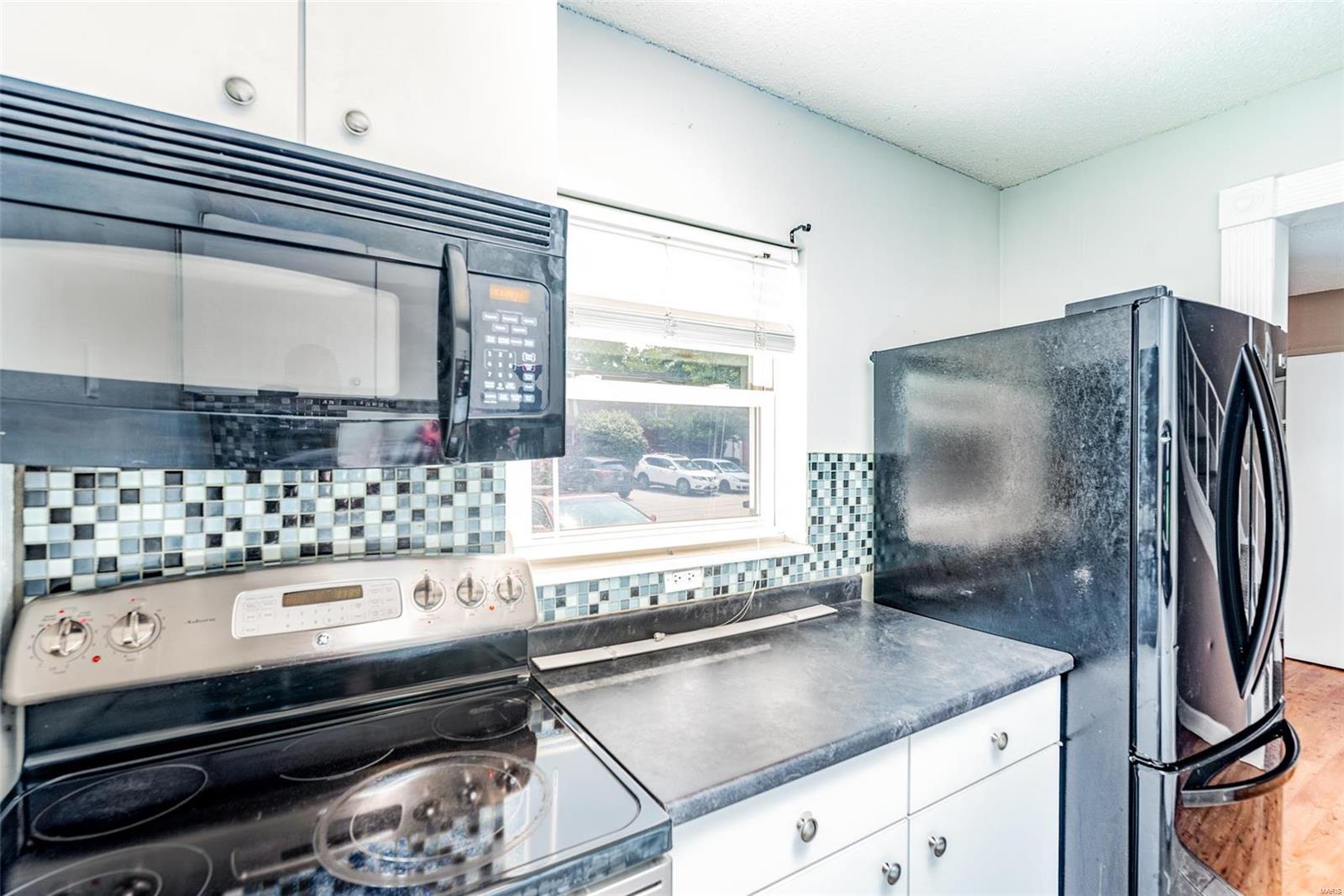 Beau Jardin Twnhms A Condo - Residential