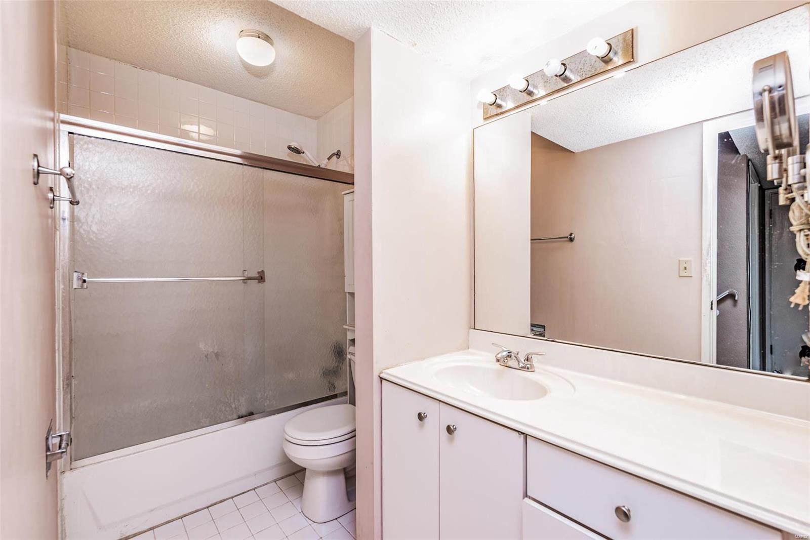 Beau Jardin Twnhms A Condo - Residential