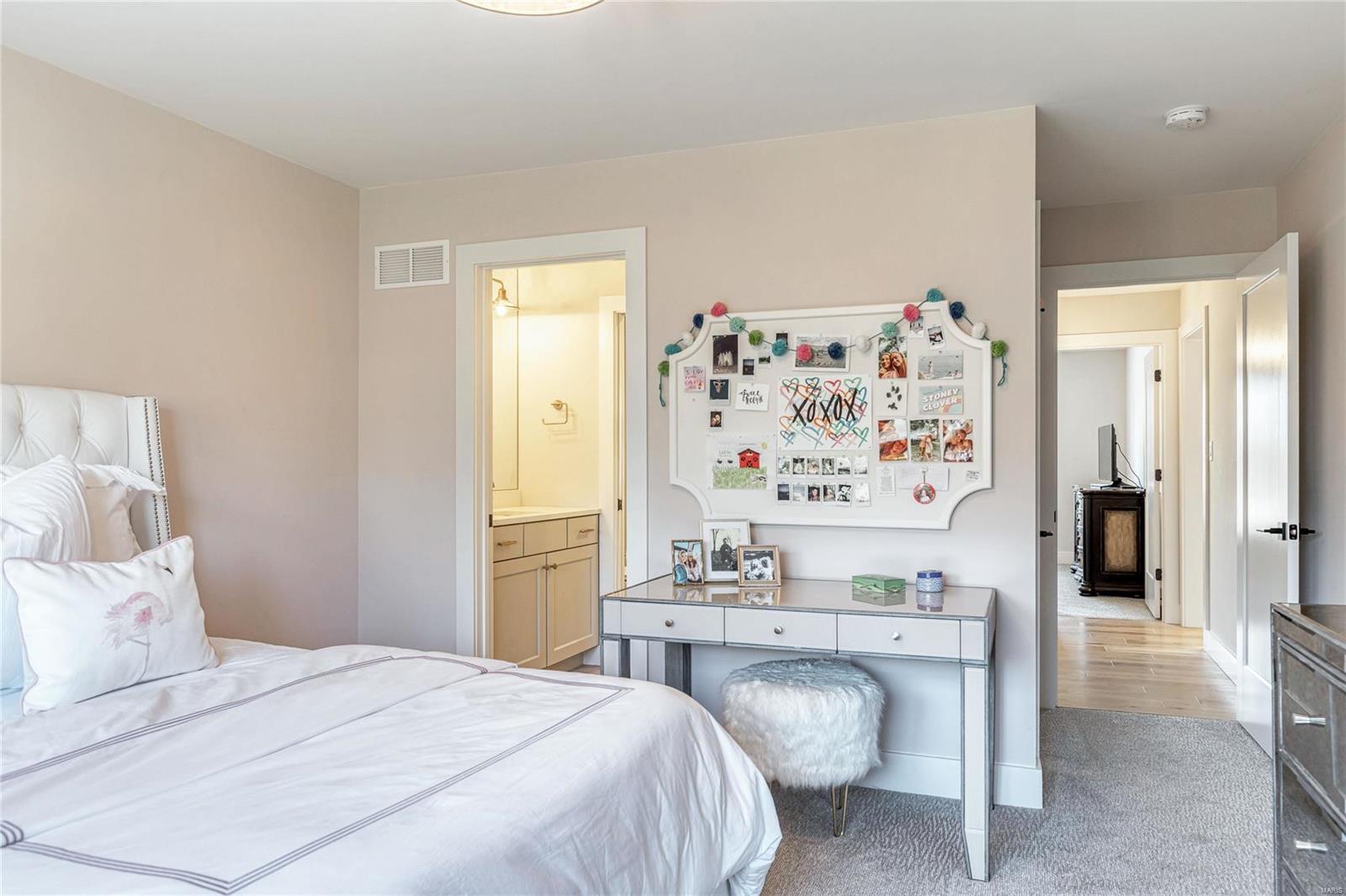 Ladue Meadows - Residential