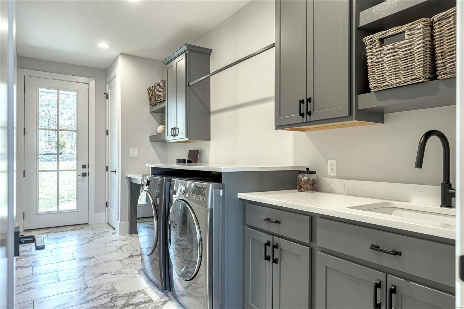 Ladue Meadows - Residential