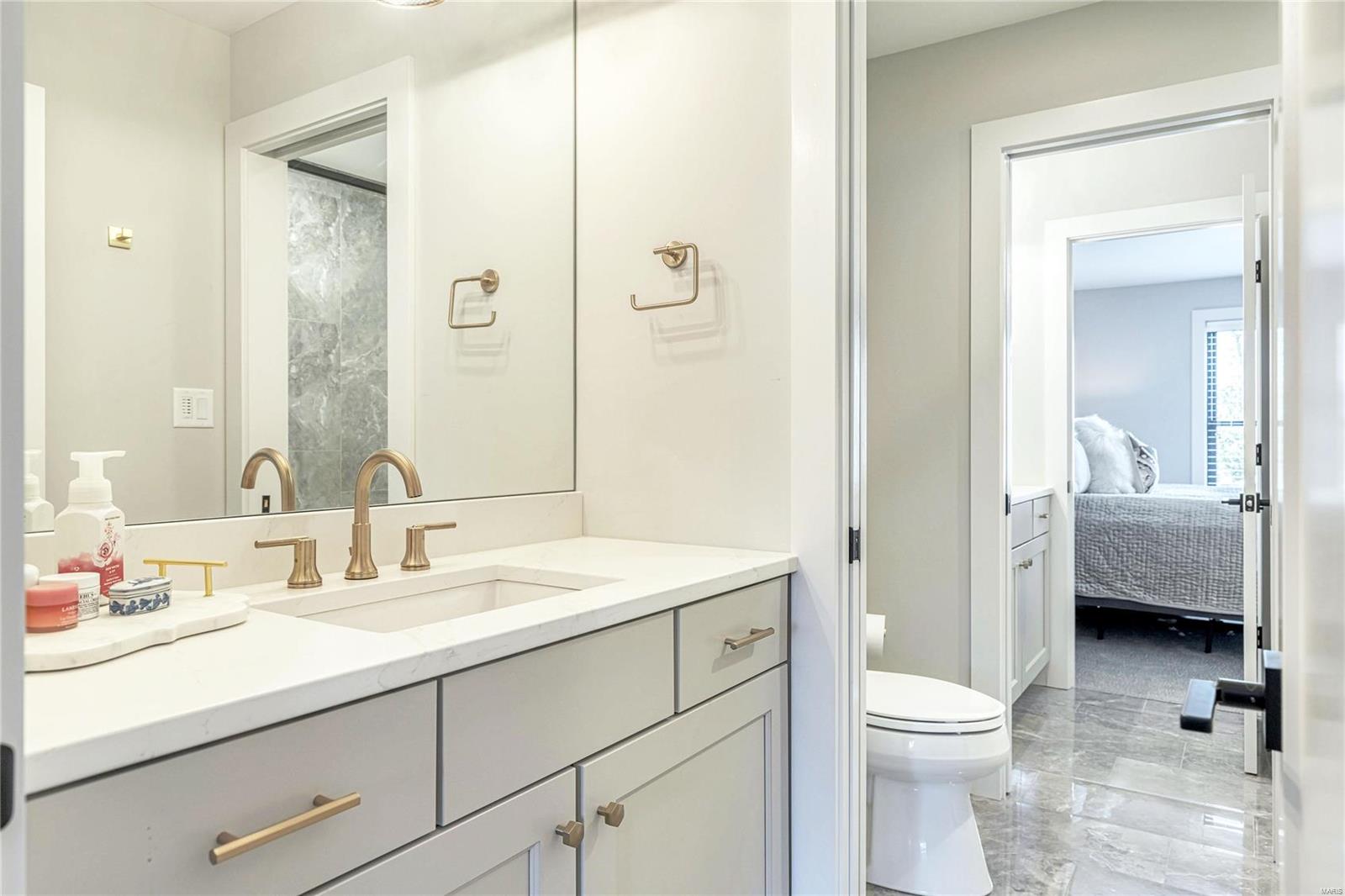 Ladue Meadows - Residential