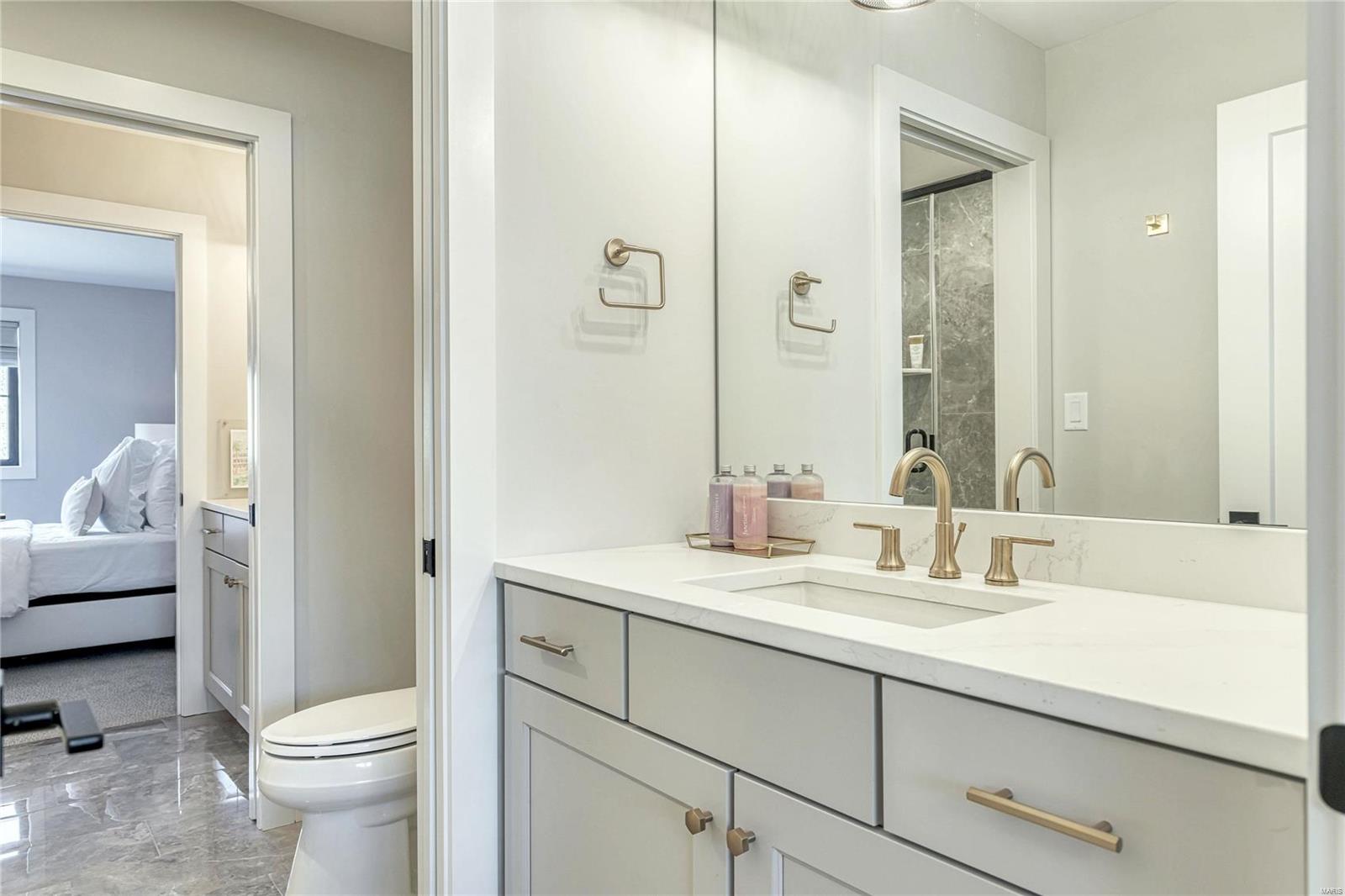 Ladue Meadows - Residential