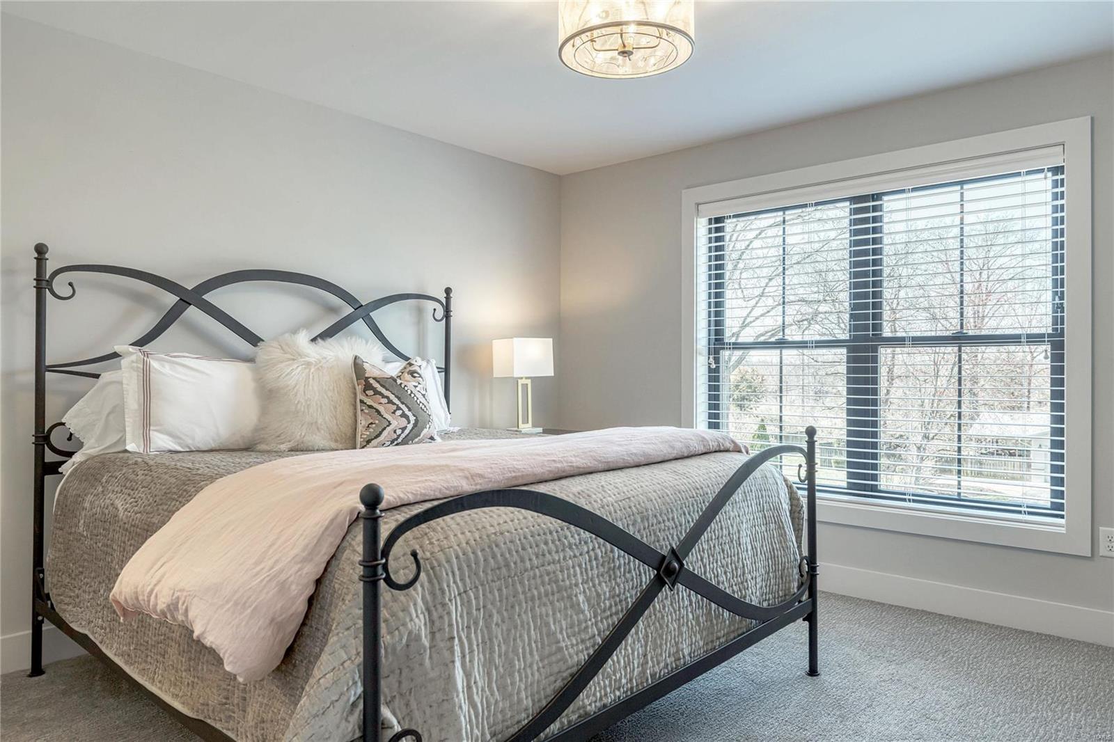 Ladue Meadows - Residential