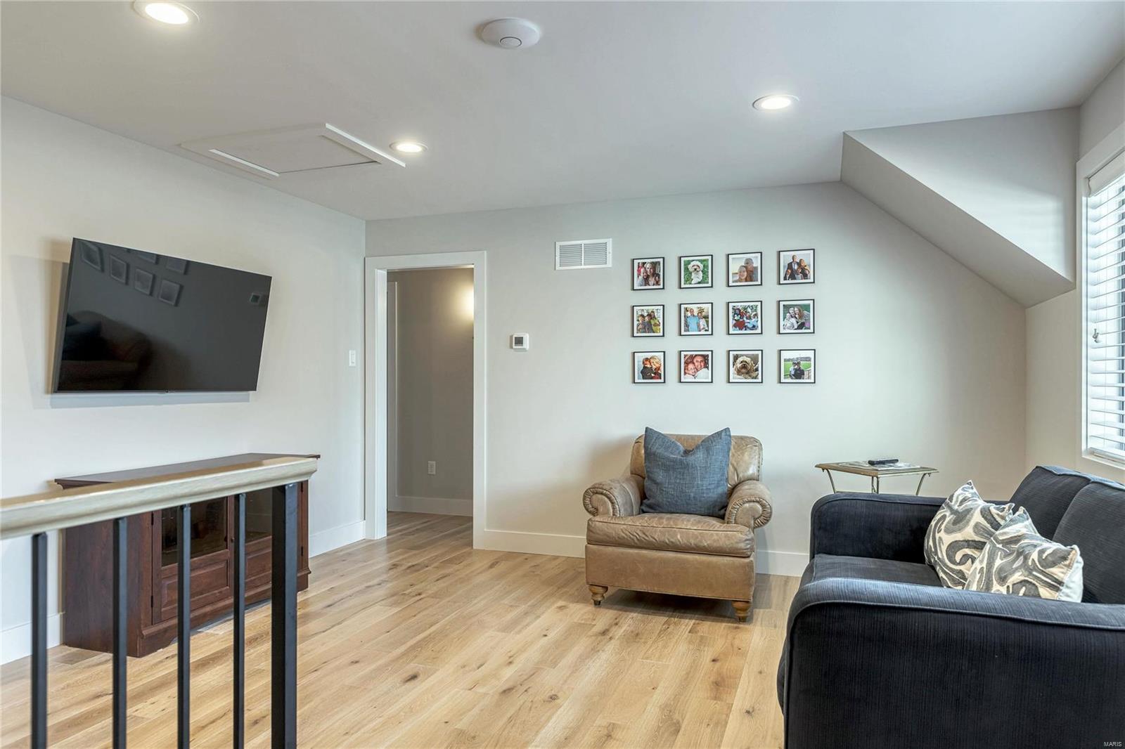 Ladue Meadows - Residential