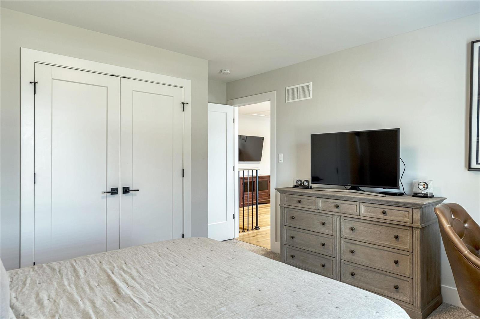 Ladue Meadows - Residential