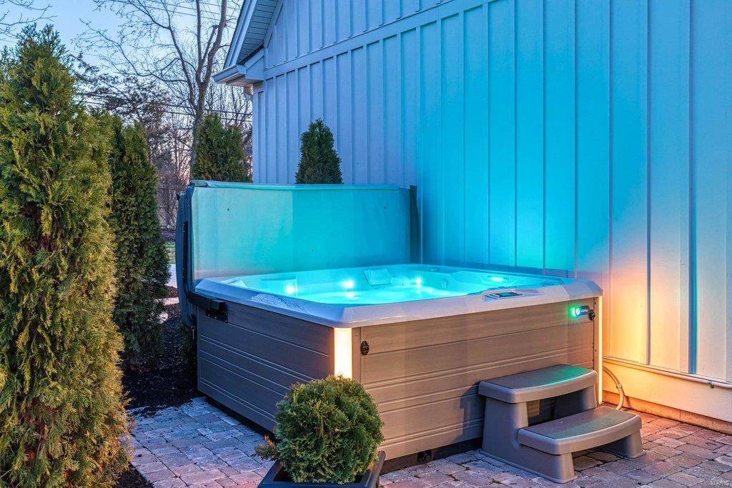 Ladue Meadows - Residential