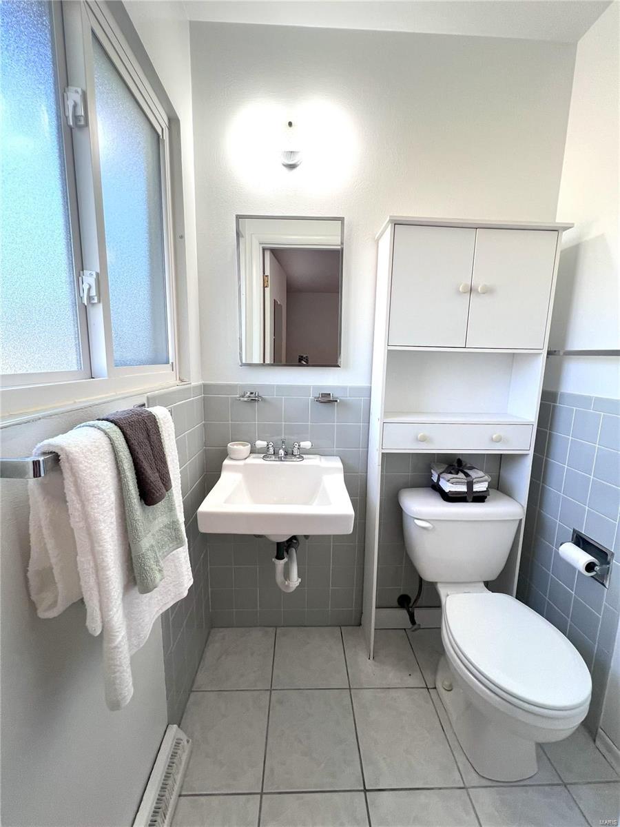 St Louis, Missouri 63137, United States, 3 Bedrooms Bedrooms, ,2 BathroomsBathrooms,Residential,Pending,91385