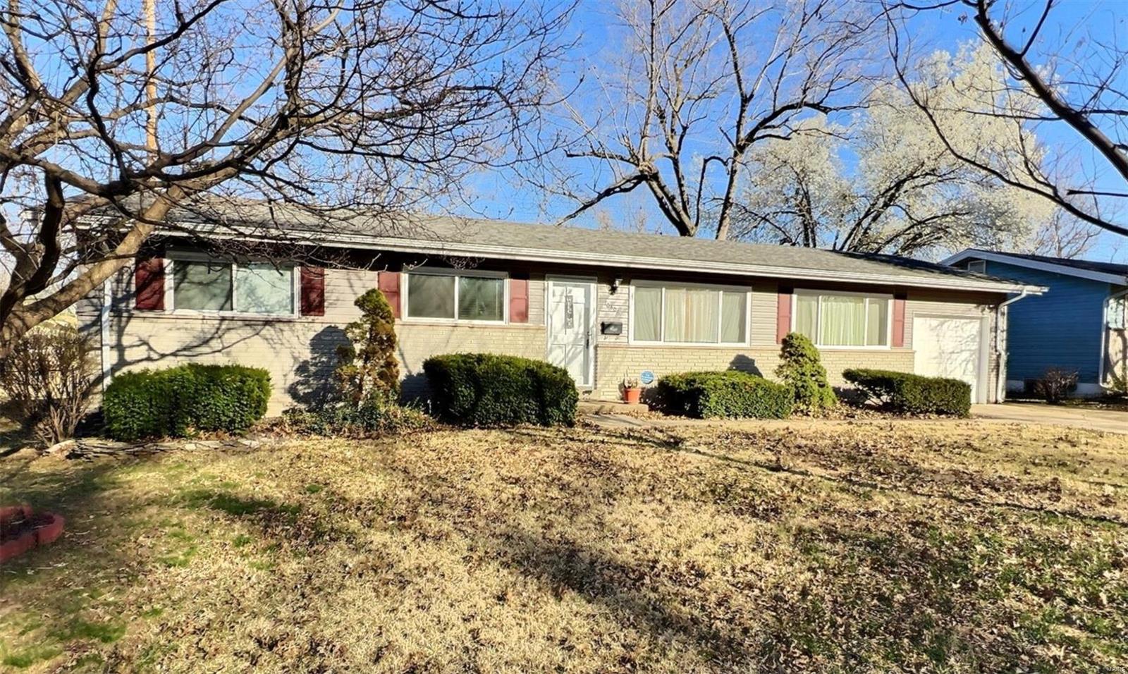 St Louis, Missouri 63137, United States, 3 Bedrooms Bedrooms, ,2 BathroomsBathrooms,Residential,Pending,91385