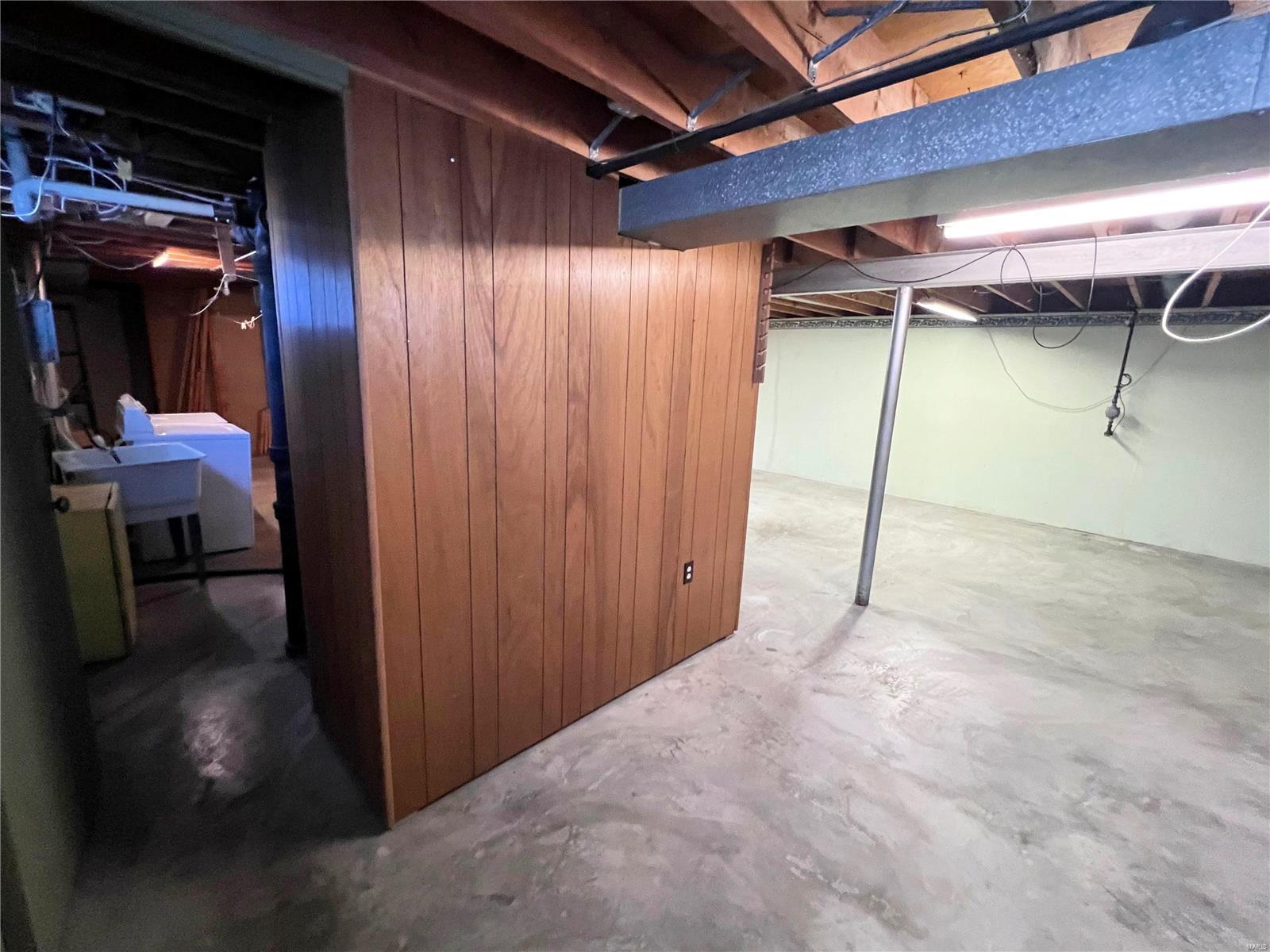 St Louis, Missouri 63137, United States, 3 Bedrooms Bedrooms, ,2 BathroomsBathrooms,Residential,Pending,91385