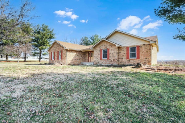 4842 INDIAN HILLS DR, EDWARDSVILLE, IL 62025 - Image 6607a2d7c93263901cfc370bc4ea2f3e/412216646