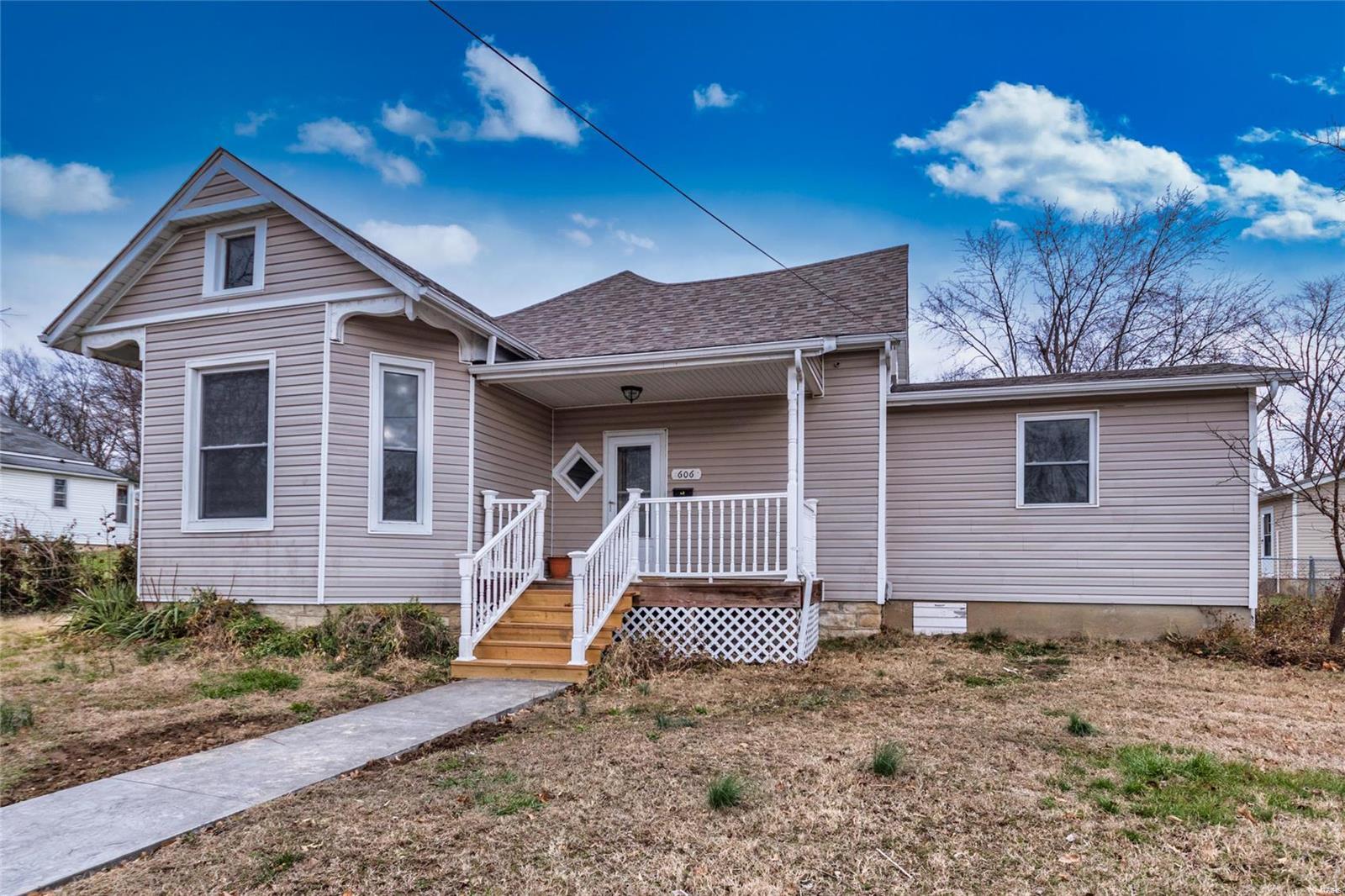 De Soto, Missouri 63020, United States, 4 Bedrooms Bedrooms, ,3 BathroomsBathrooms,Residential,Pending,23939