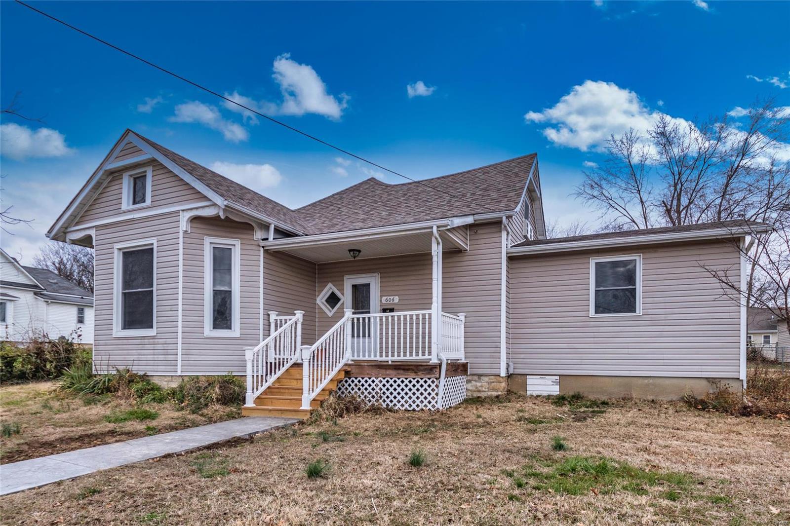 De Soto, Missouri 63020, United States, 4 Bedrooms Bedrooms, ,3 BathroomsBathrooms,Residential,Pending,23939