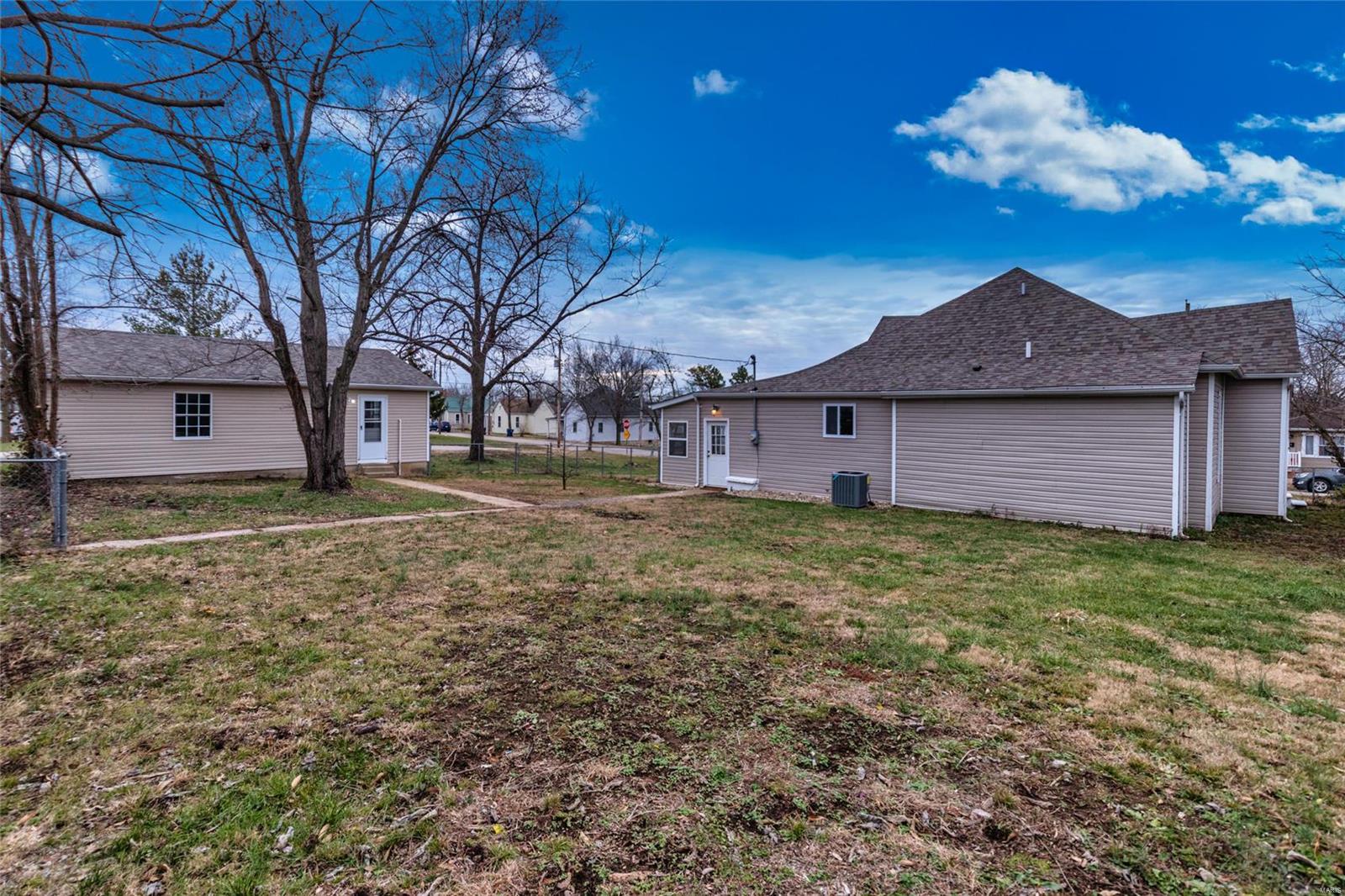 De Soto, Missouri 63020, United States, 4 Bedrooms Bedrooms, ,3 BathroomsBathrooms,Residential,Pending,23939