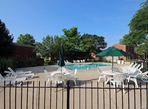 Clarkson Twnhms - Residential