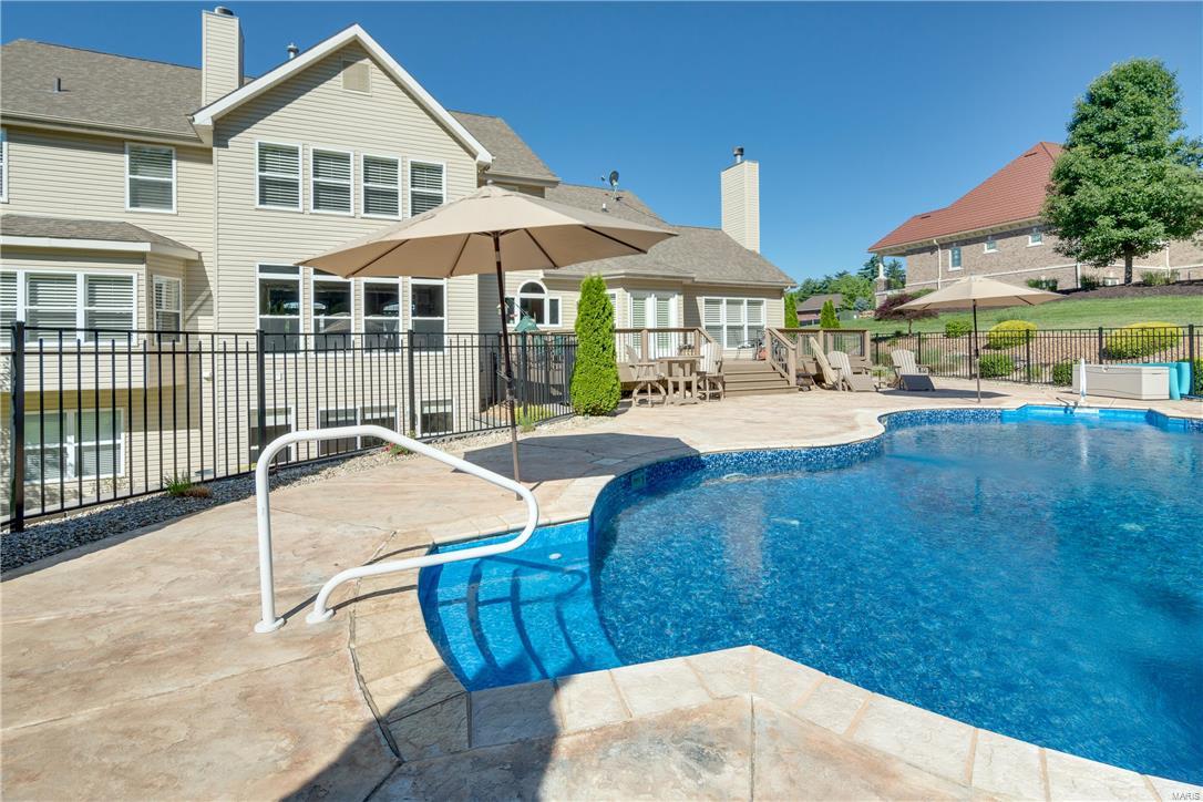 Anton Place - Residential