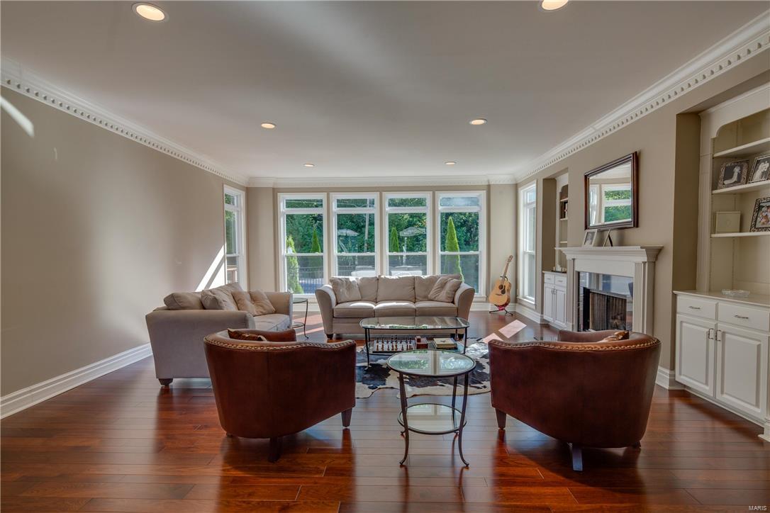 Anton Place - Residential