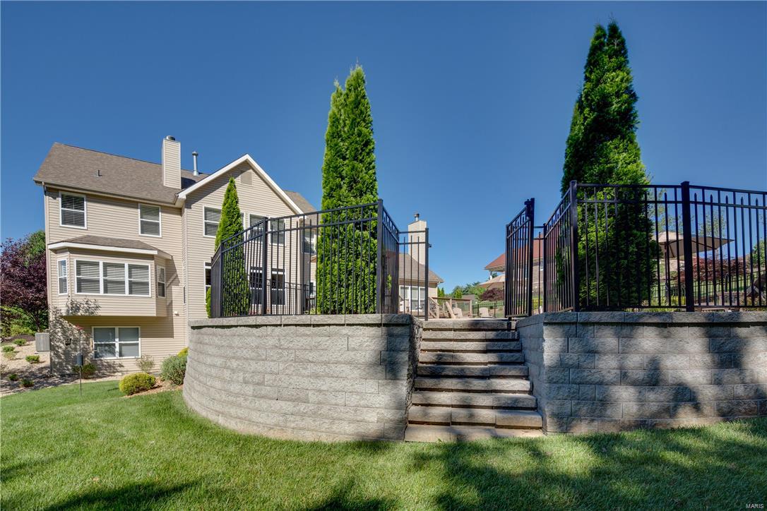 Anton Place - Residential