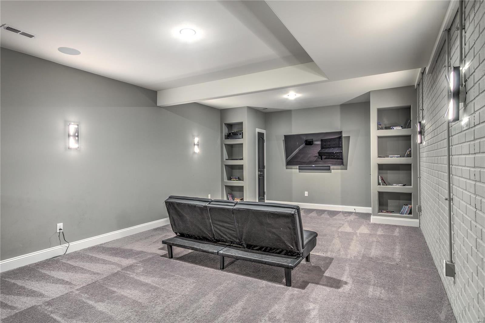 Bur Oaks - Residential