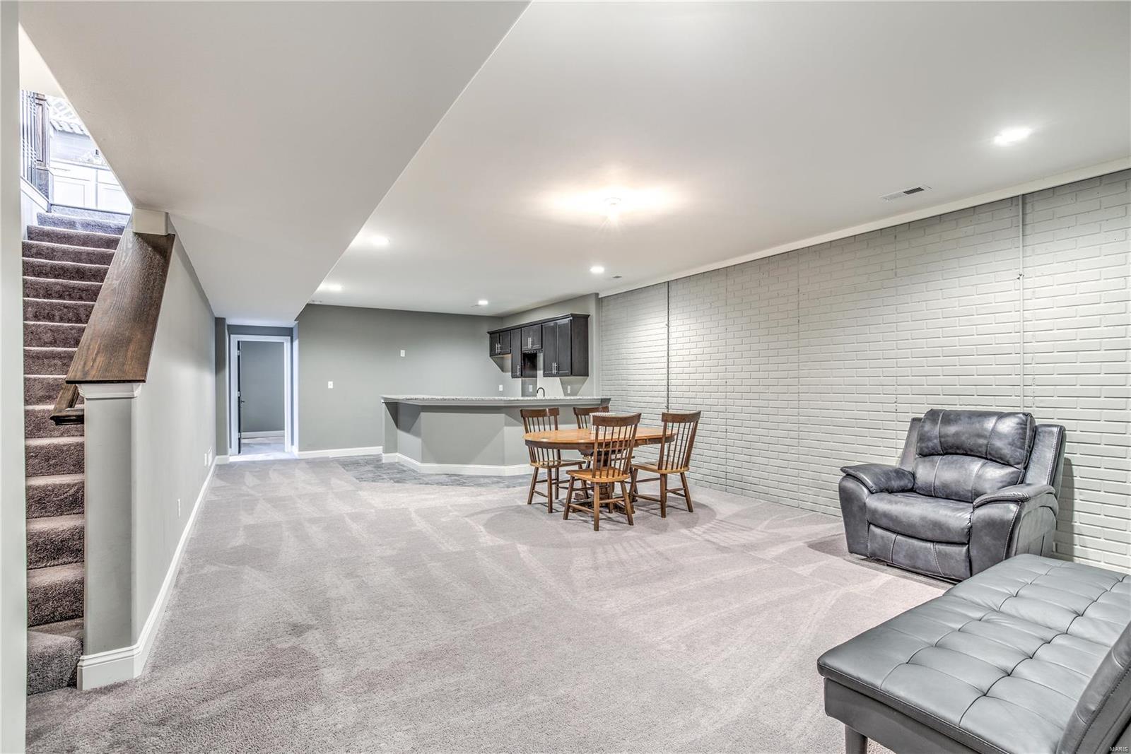 Bur Oaks - Residential