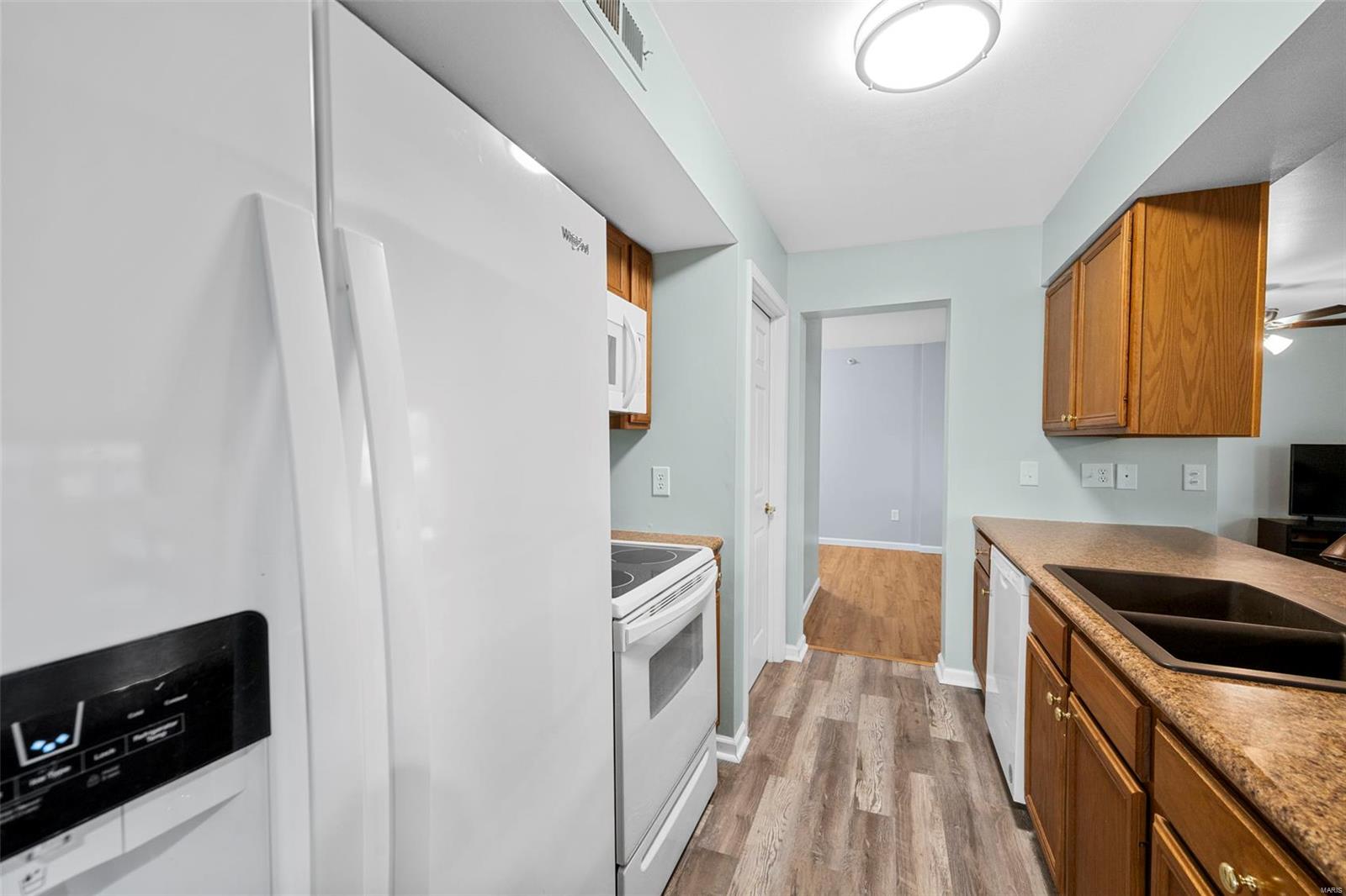 Whitehall Place Condo Ph - Residential