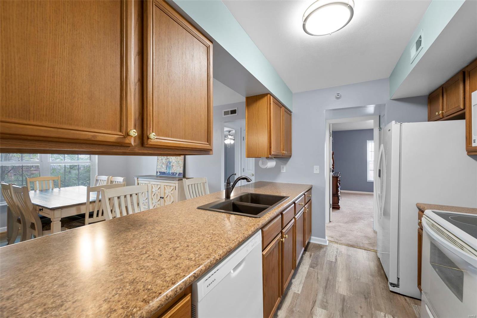 Whitehall Place Condo Ph - Residential