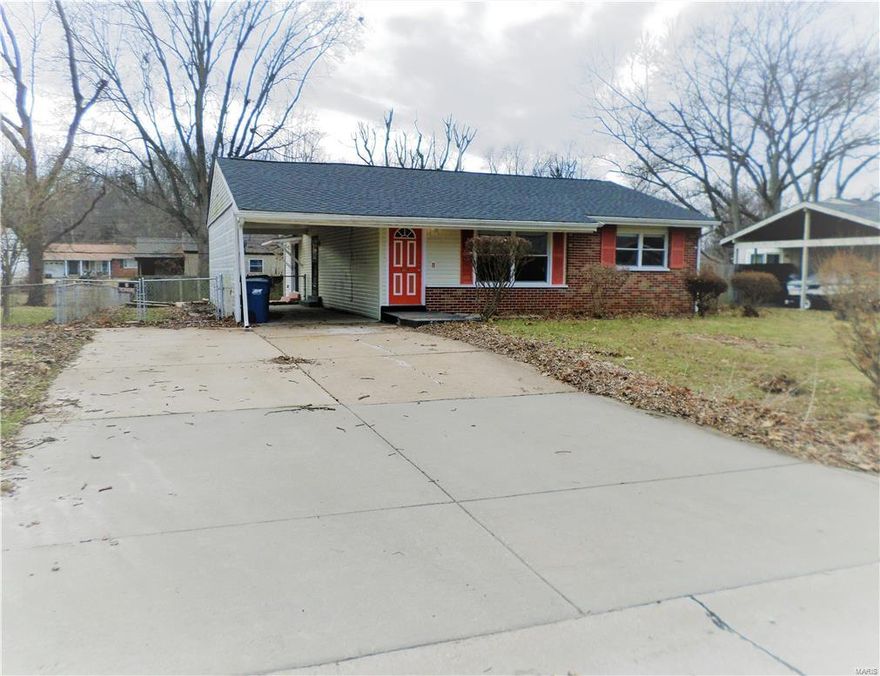 Ready for a great house that's ready for your updates and style? Then this is the one! Hardwood floors throughout the home (some under carpet/laminate), 6 panel doors, ample closet space and large bedrooms are just some of the perks! The newer tilt-in windows allow for tons of natural light in every room! What else? Beautiful cabinets with stainless steel hardware, some stainless steel appliances, gas range for delicious cooking, deep double sink with garbage disposal and a sliding glass door that leads out to a cozy patio and fenced, level yard. There's also a shed to hold your toys! LL is framed and ready for your final touches to make it your own. But wait, there's more! Main level master suite, double driveway with carport, quiet neighborhood, edge of cul-de-sac, over 1200 sq. ft, 3 beds and 2 full baths! Wonderful Pattonville schools, excellent location and a great price! Come make your offer before it's gone!