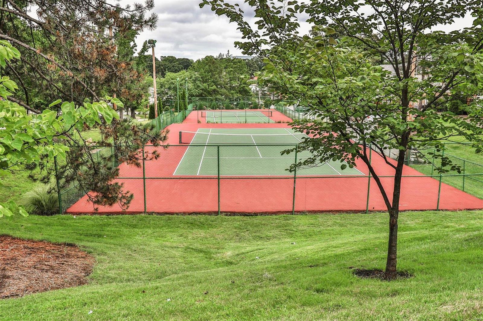 Brentwood Forest Condo Ph Six - Residential
