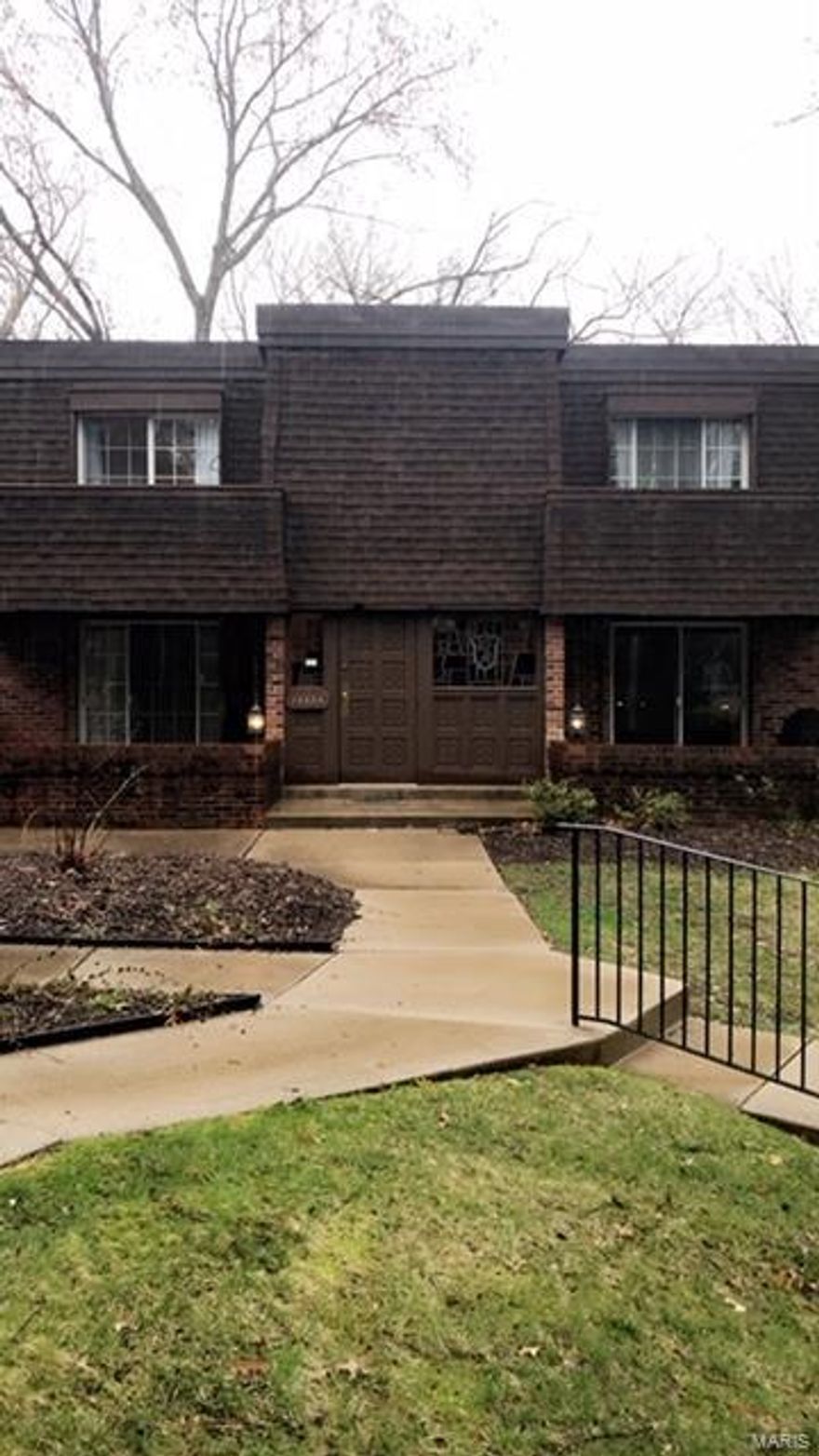 Popular Chesterfield location and under $120,000! Spacious, ground level end unit  The kitchen features smooth top range, built-in microwave, dishwasher, disposal, and refrigerator. Beautiful bamboo flooring in living/dining and hall.  HOA fee includes Clubhouse, Landscaping/Lawn, Pool, Recreation Facility, Sewer, Trash, Water, Snow Removal, Some Insurance.