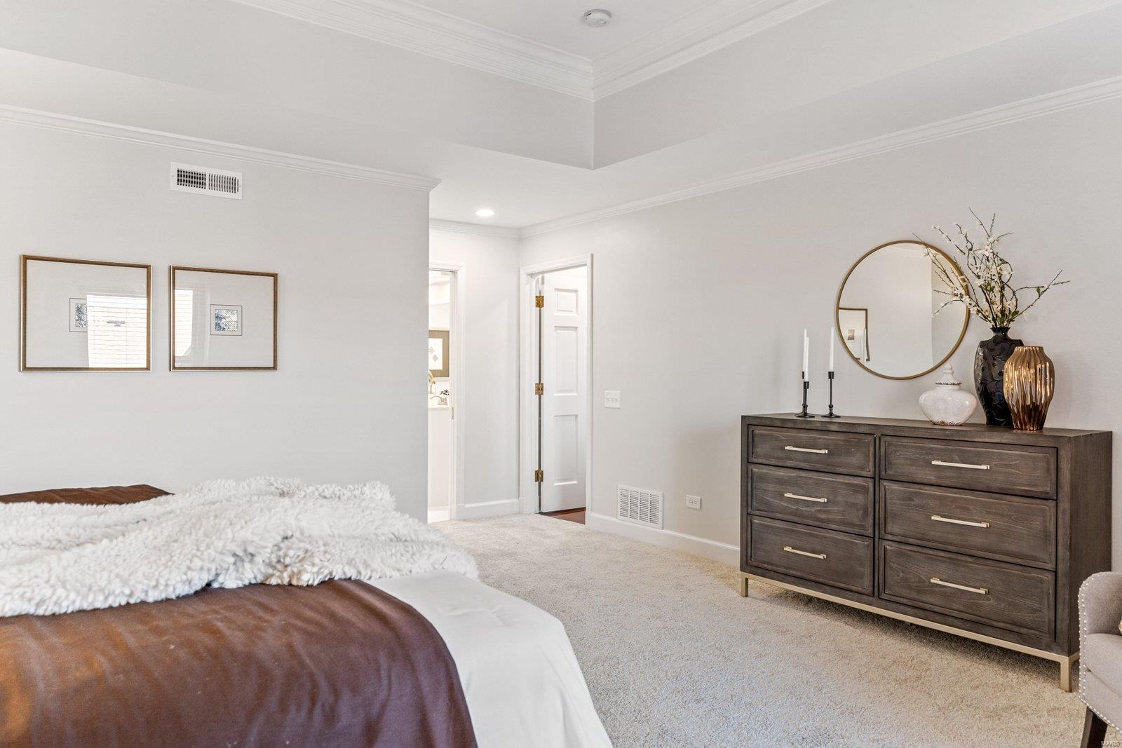 St Louis, Missouri 63141, United States, 2 Bedrooms Bedrooms, ,2 BathroomsBathrooms,Residential,Pending,45949