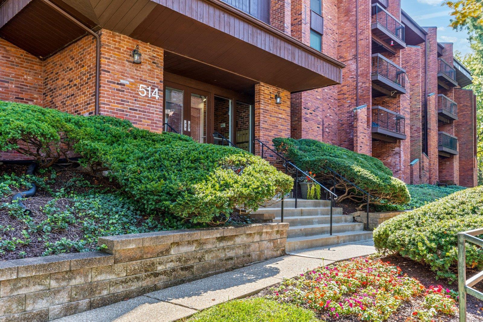 St Louis, Missouri 63141, United States, 2 Bedrooms Bedrooms, ,2 BathroomsBathrooms,Residential,Pending,45949