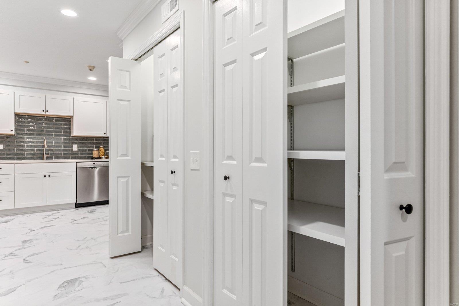 St Louis, Missouri 63141, United States, 2 Bedrooms Bedrooms, ,2 BathroomsBathrooms,Residential,Pending,45949