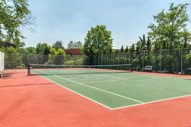 St Louis, Missouri 63141, United States, 2 Bedrooms Bedrooms, ,2 BathroomsBathrooms,Residential,Pending,45949