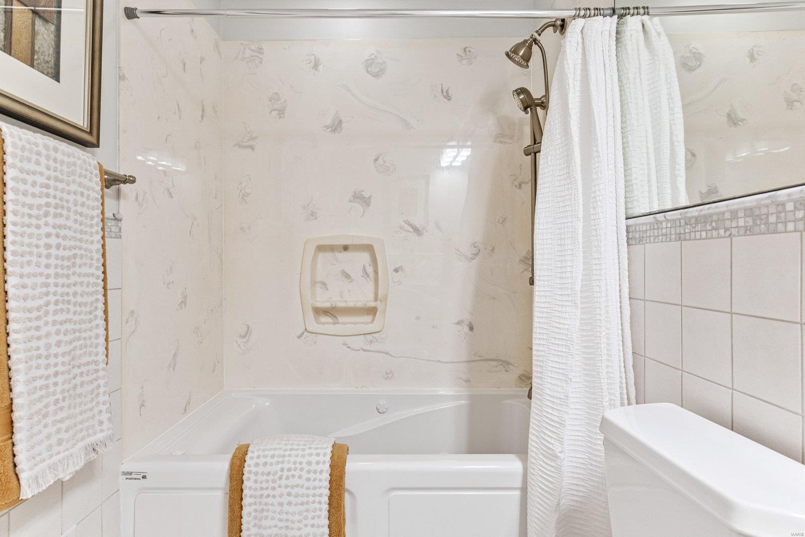 St Louis, Missouri 63141, United States, 2 Bedrooms Bedrooms, ,2 BathroomsBathrooms,Residential,Pending,45949