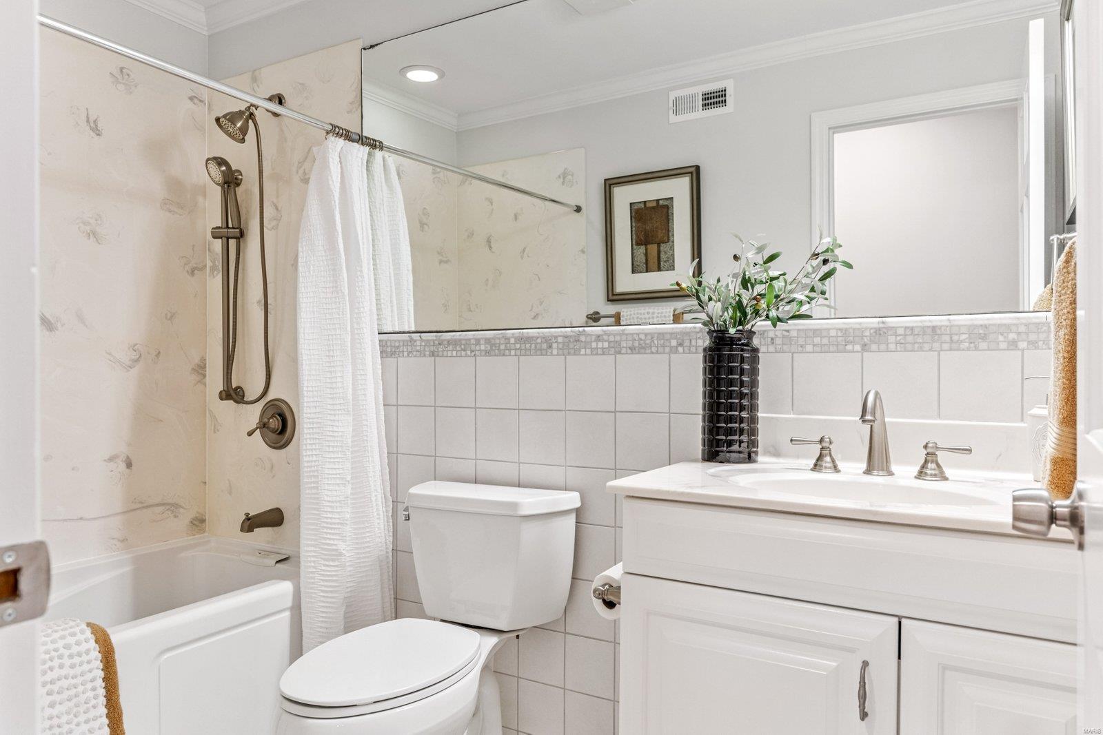 St Louis, Missouri 63141, United States, 2 Bedrooms Bedrooms, ,2 BathroomsBathrooms,Residential,Pending,45949