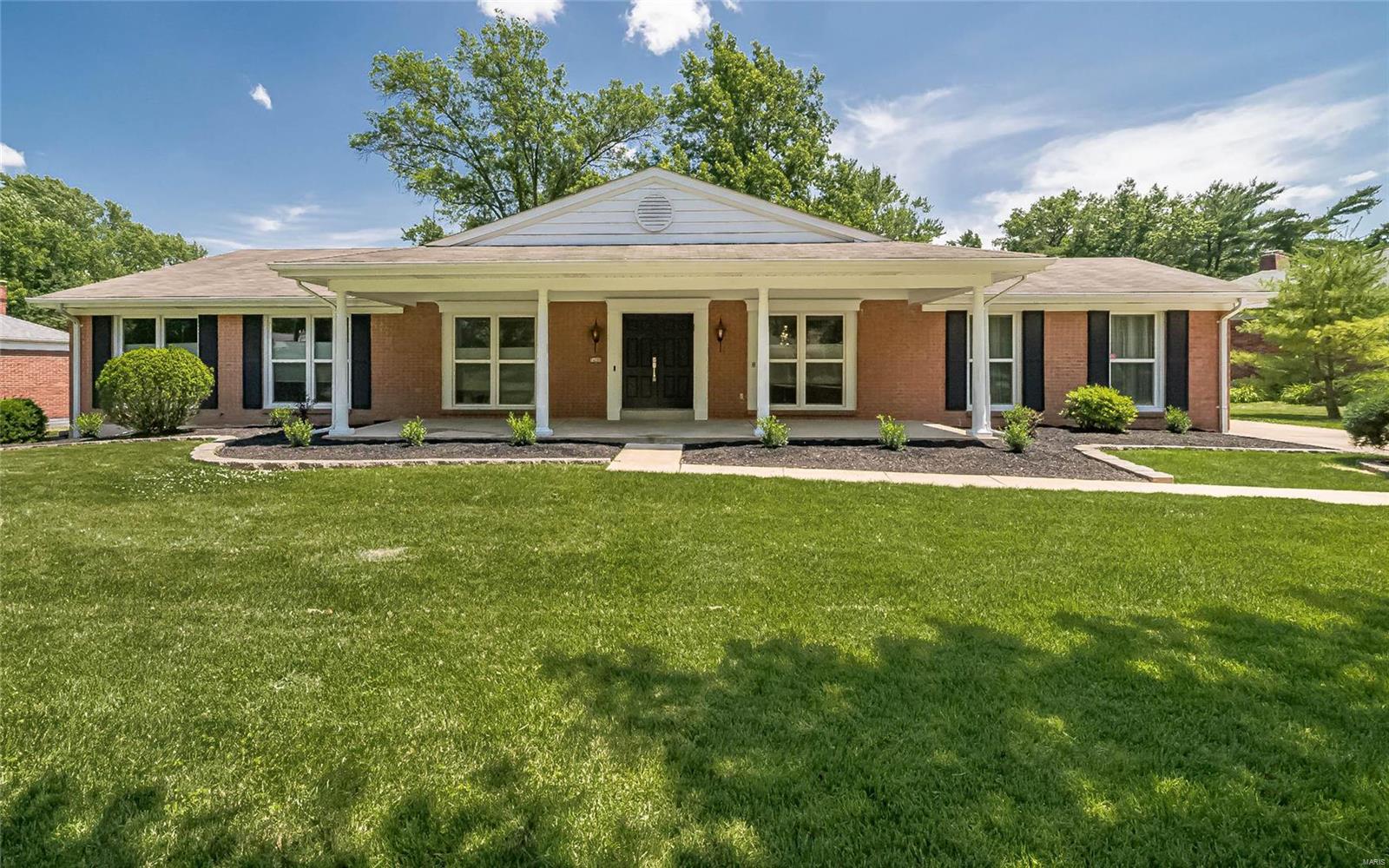 Ladue Trails Sec Of The Village Of - Residential