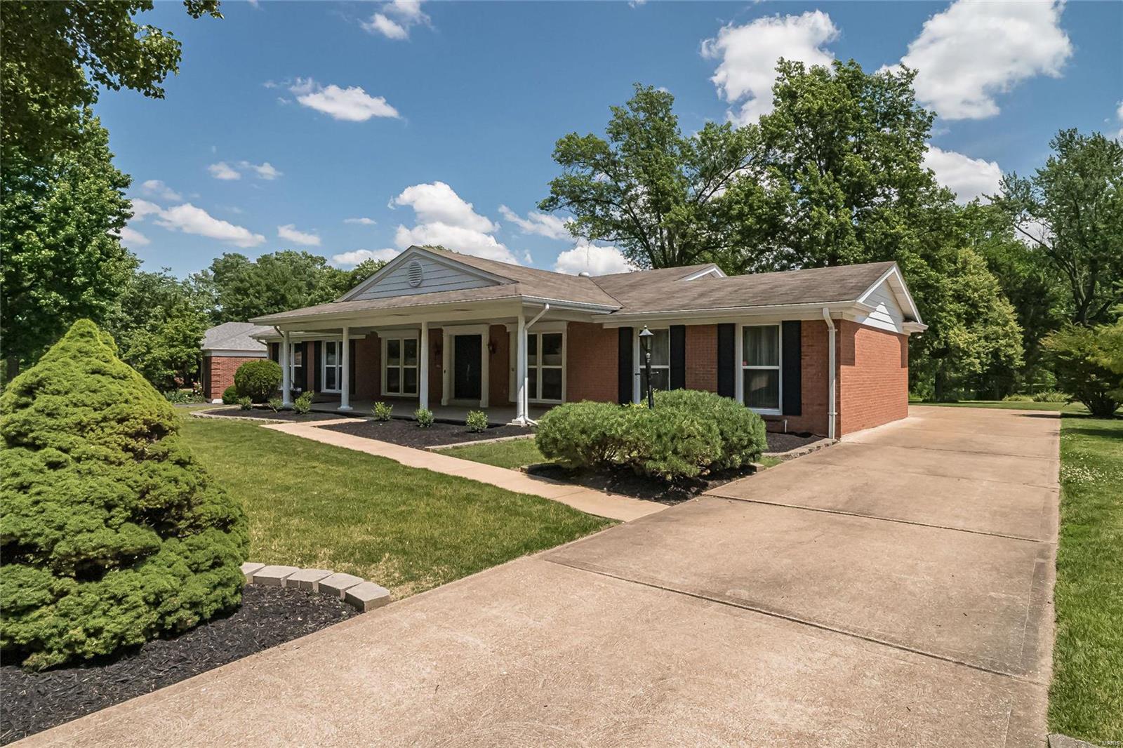 Ladue Trails Sec Of The Village Of - Residential